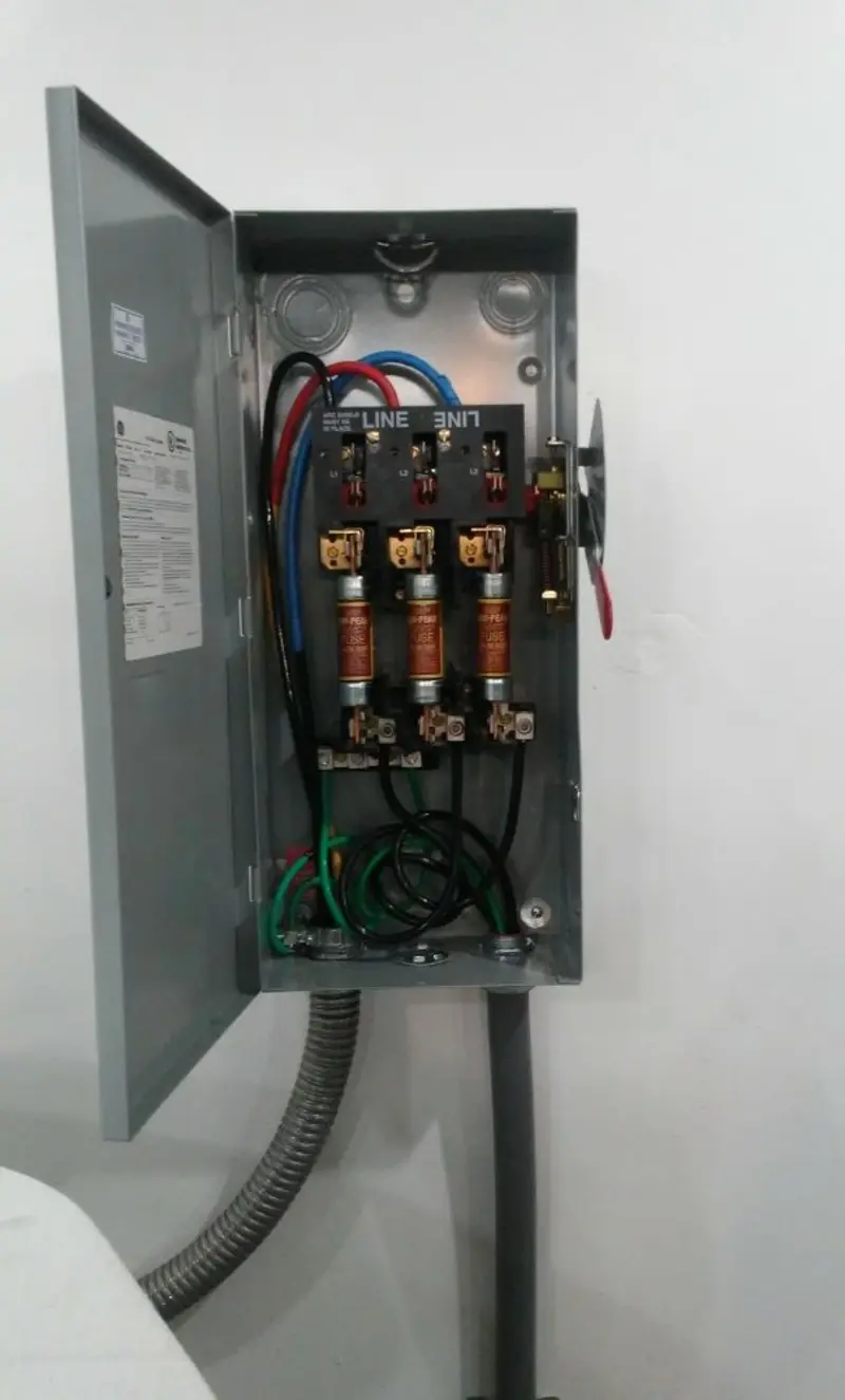 Three-phase disconnect switch installed for Smoke Detector Installation in Boonville